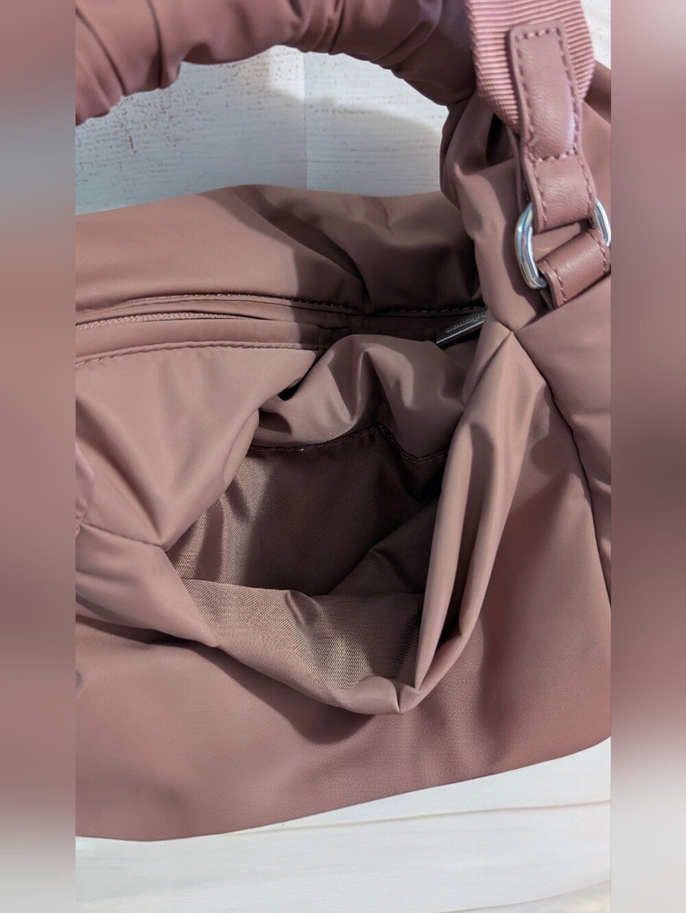 🆕 Lululemon Gathered Handle Dusty Rose Shoulder Bag 6L Like New Condition - Picture 6 of 13